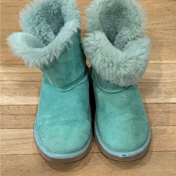 UGG Bailey Button II Snow Boot 5991Y Teal Size 3 - Picture 2 of 4